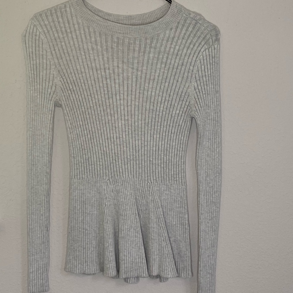 Gray long sleeve top